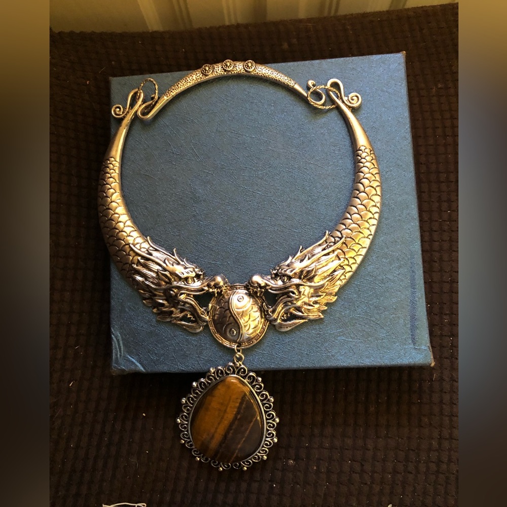 🐲🎃Large Tiger’s Eye & Dragon Collar Necklace - 688 $35 or $30 w/offer